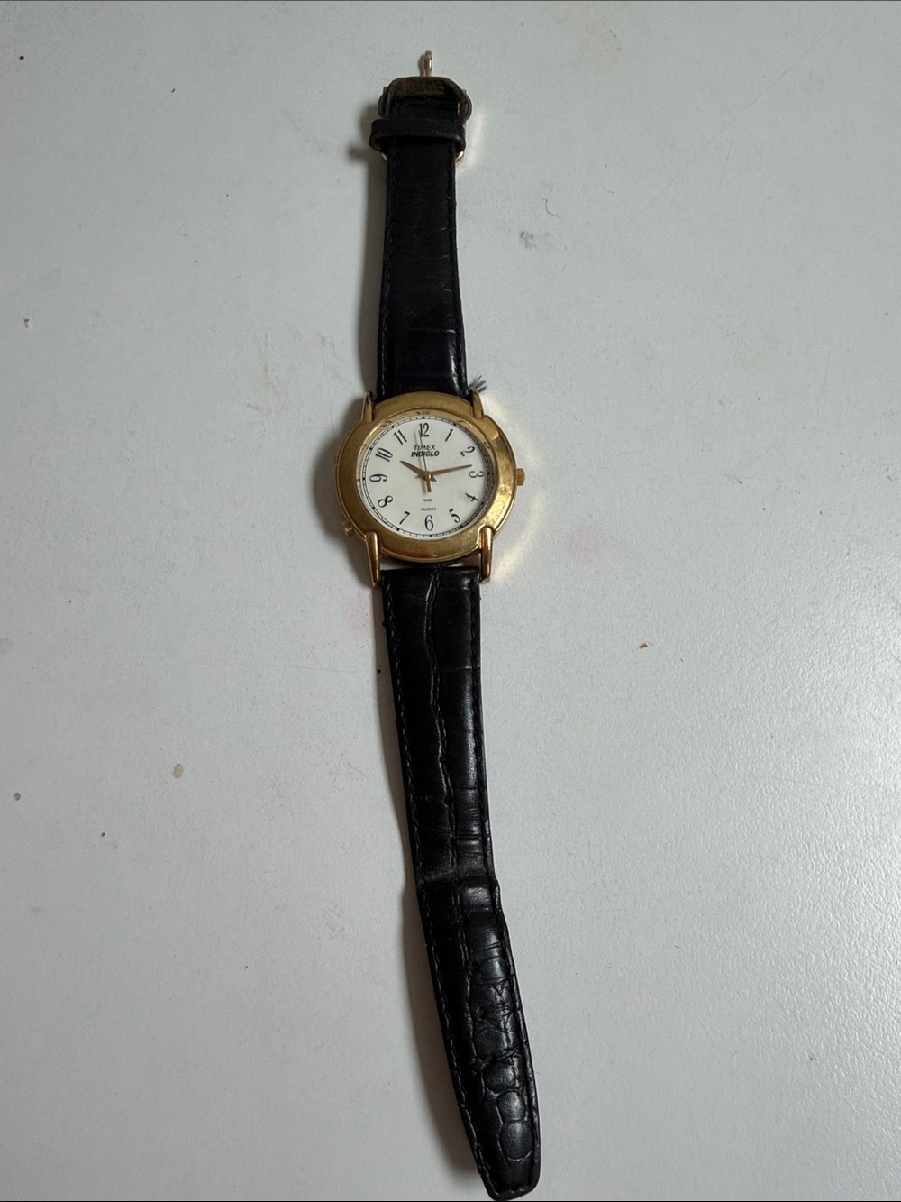 Vintage Timex Men's indiglo Watch Black Strap Gold Case White Dial needs battery